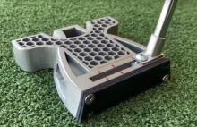 Biomedical engineering undergrad designed an adjustable golf putter